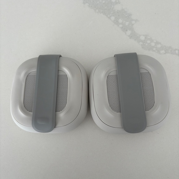 2 X BOSE SoundLink Micro Bluetooth Speakers - Picture 16 of 16